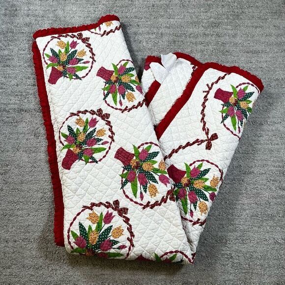 Vintage 80s Quilted Floral Red Trim Bed Spread Quilt Blanket - Picture 1 of 5